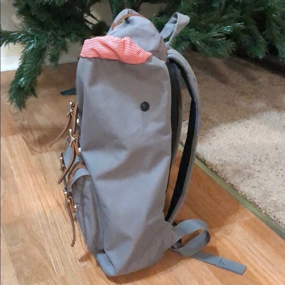Herschel little America Backpack - Picture 14 of 16